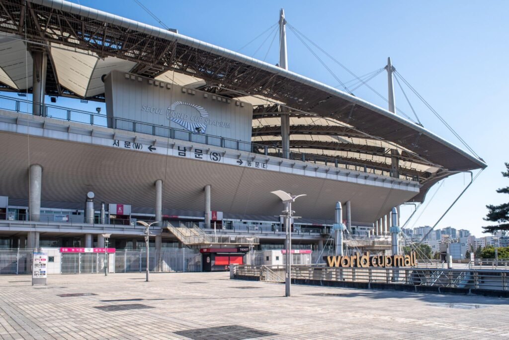 Roaring Crowds and Stadium Lights: Navigating the Korean Sports Scene with Ease Roaring Crowds and Stadium Lights: Navigating the Korean Sports Scene with Ease