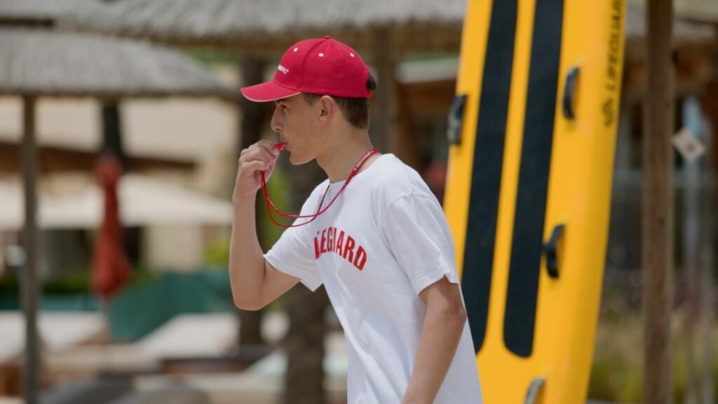 Expressing Gratitude to Lifeguards: How to Say Thank You to a Lifeguard Training